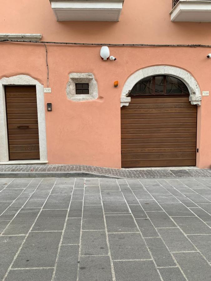 Apartamento Il Loft Al 157 Castel Di Sangro Exterior foto